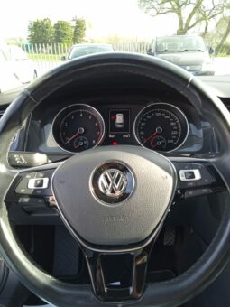 
 Volkswagen Golf 5p 1.5 tgi Business 130cv dsg full									