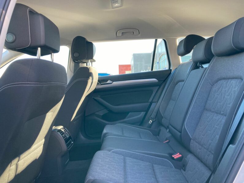 
 Volkswagen Passat Variant 2.0 tdi Business 150cv dsg full									