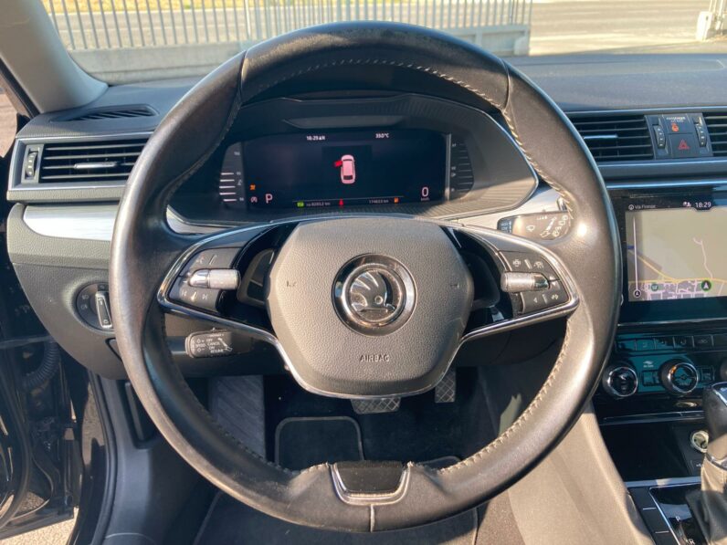 
 Skoda Superb Wagon 2.0 tdi evo Executive 150cv dsg full									