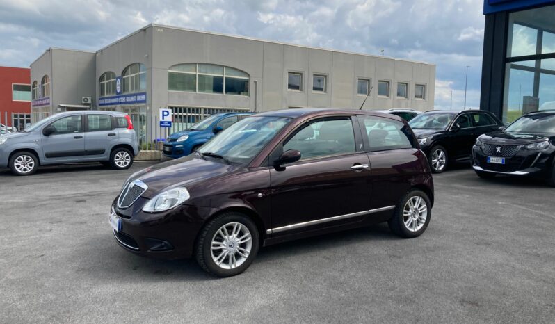 
 Lancia Ypsilon 1.3 mjt 16v Platino full									