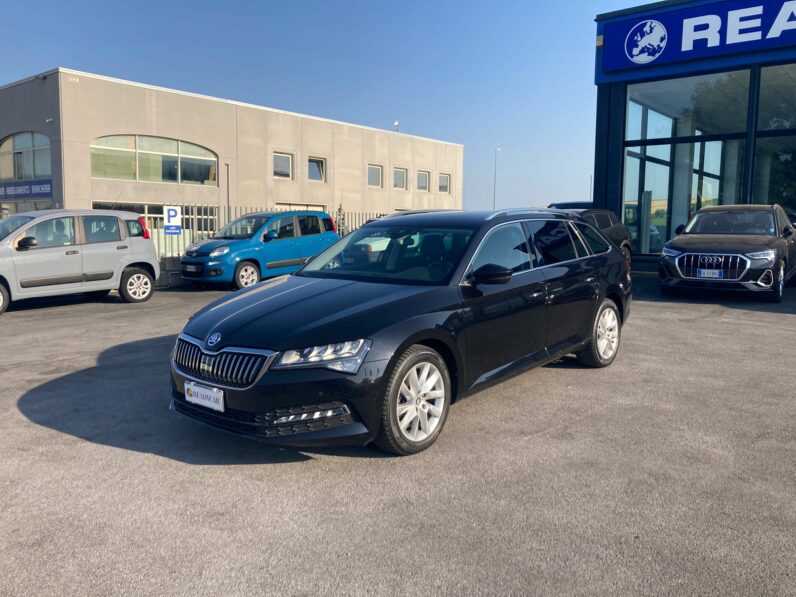 
 Skoda Superb Wagon 2.0 tdi evo Executive 150cv dsg full									
