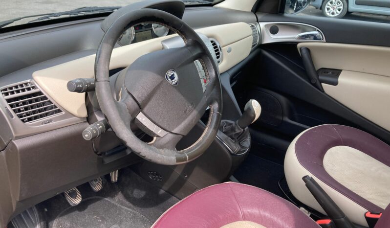 
 Lancia Ypsilon 1.3 mjt 16v Platino full									