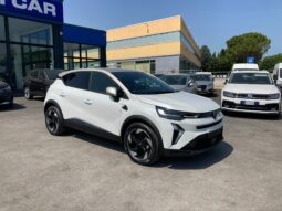 
 Renault Captur 1.0 tce Techno Gpl 100cv full									