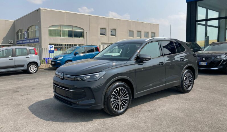 
 Volkswagen Tiguan 2.0 tdi Life 150cv dsg full									