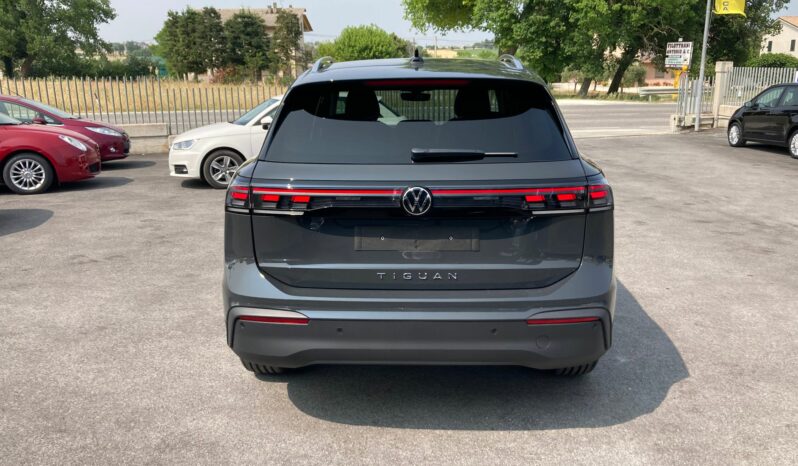 
 Volkswagen Tiguan 2.0 tdi Life 150cv dsg full									