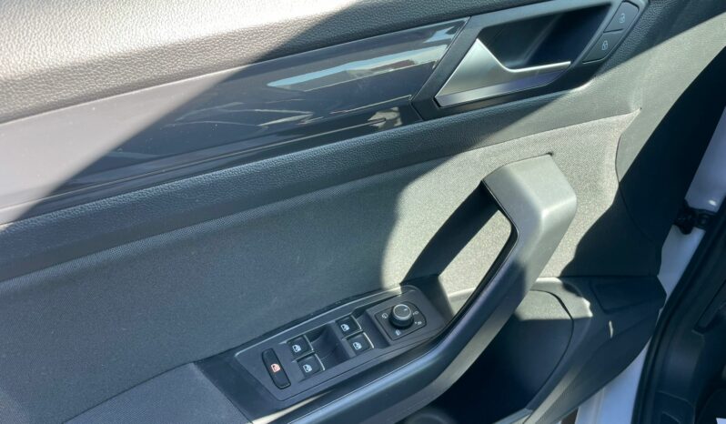 
 Volkswagen T-Roc 1.6 tdi Advanced full									