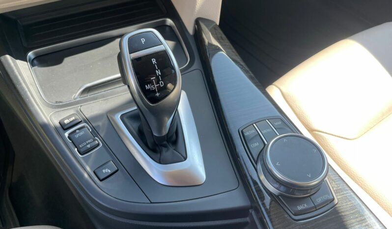 
 BMW 320 d Touring xdrive Luxury auto full									