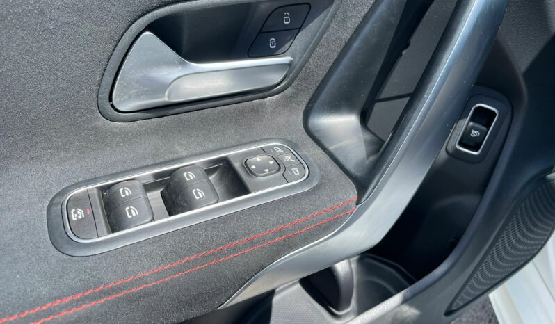 
 Mercedes-Benz CLA 200 Coupe d Premium auto full									
