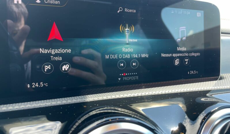 
 Mercedes-Benz CLA 200 Coupe d Premium auto full									