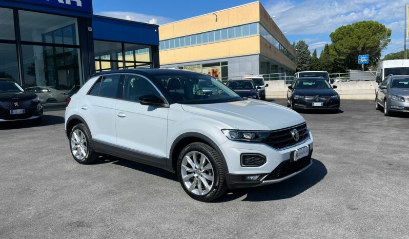 
 Volkswagen T-Roc 1.6 tdi Advanced full									
