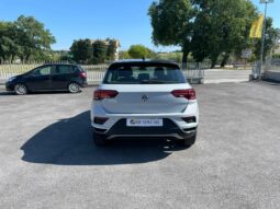 
 Volkswagen T-Roc 1.6 tdi Advanced full									