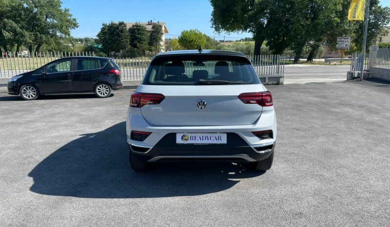 
 Volkswagen T-Roc 1.6 tdi Advanced full									
