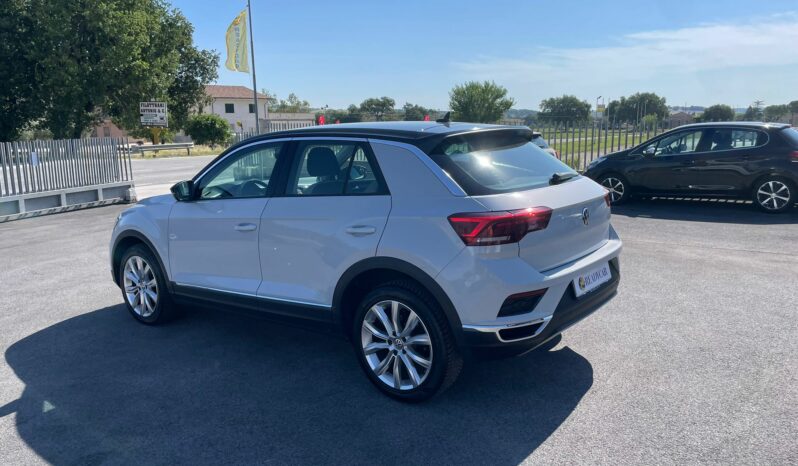 
 Volkswagen T-Roc 1.6 tdi Advanced full									