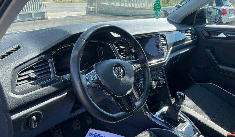 
 Volkswagen T-Roc 1.6 tdi Advanced full									