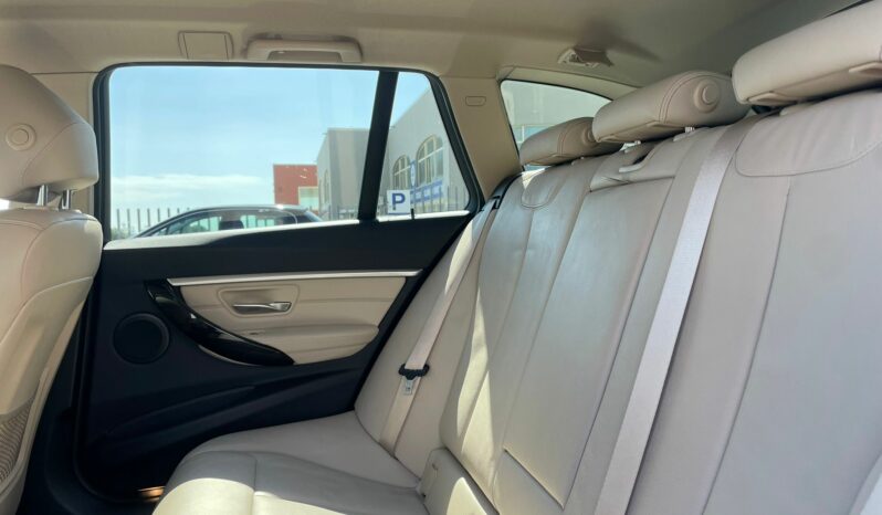 
 BMW 320 d Touring xdrive Luxury auto full									