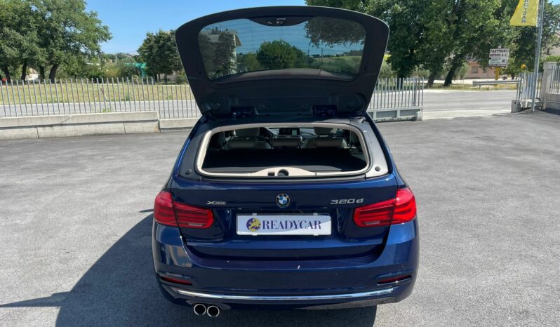 
 BMW 320 d Touring xdrive Luxury auto full									