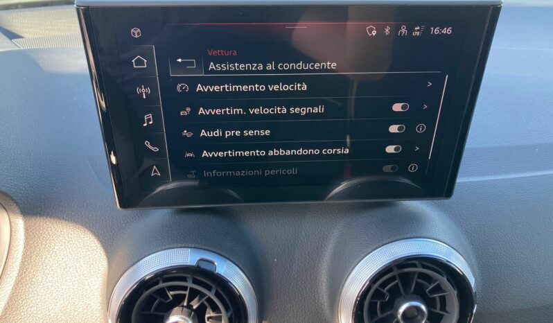 
 Audi Q2 30 2.0 tdi Identity Black full									