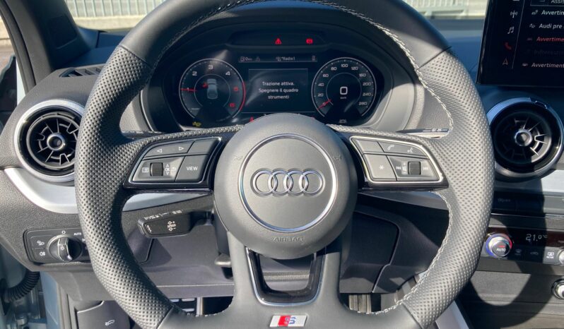 
 Audi Q2 30 2.0 tdi Identity Black full									