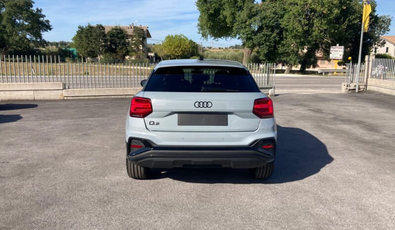 
 Audi Q2 30 2.0 tdi Identity Black full									