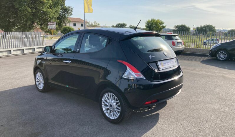 
 Lancia Ypsilon 1.2 8v Gold c/CL 69cv E6 full									