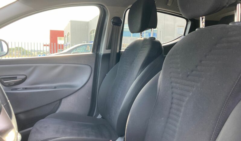 
 Lancia Ypsilon 1.2 8v Gold c/CL 69cv E6 full									
