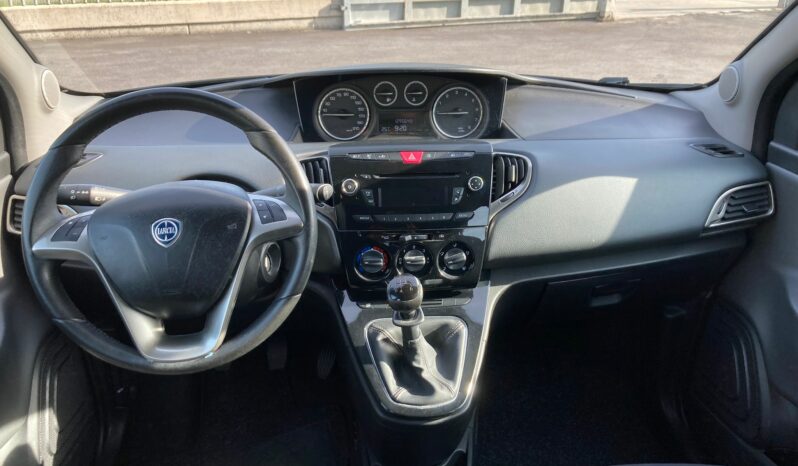 
 Lancia Ypsilon 1.2 8v Gold c/CL 69cv E6 full									