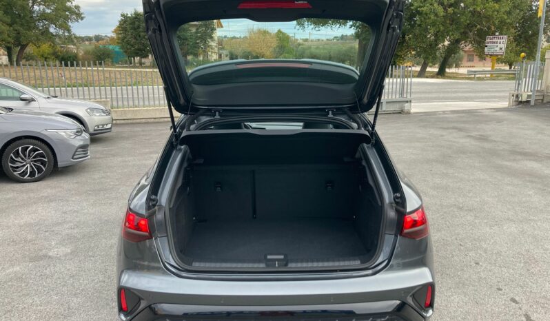 
 Audi A3 Sportback 35 2.0 tdi S line Edition s-tronic full									