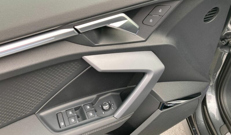 
 Audi A3 Sportback 35 2.0 tdi S line Edition s-tronic full									