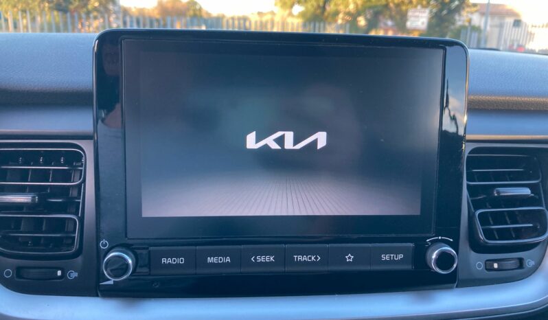 
 Kia Stonic 1.2 dpi Style s/Design Pack 84cv full									