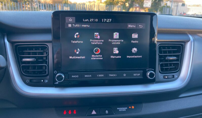 
 Kia Stonic 1.2 dpi Style s/Design Pack 84cv full									