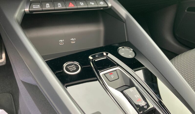 
 Audi A3 Sportback 35 2.0 tdi S line Edition s-tronic full									