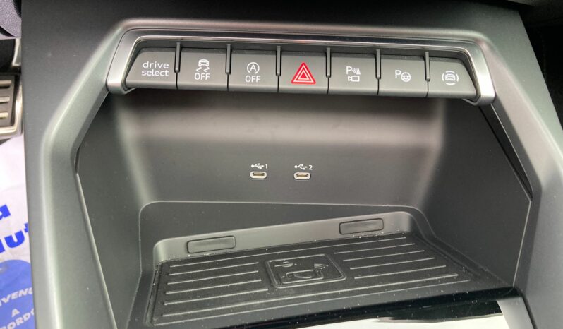 
 Audi A3 Sportback 35 2.0 tdi S line Edition s-tronic full									