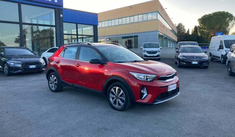 
 Kia Stonic 1.2 dpi Style s/Design Pack 84cv full									