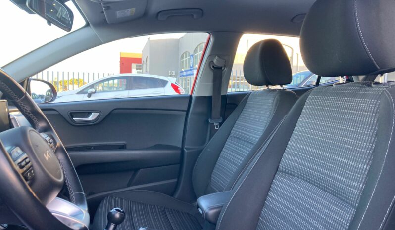 
 Kia Stonic 1.2 dpi Style s/Design Pack 84cv full									