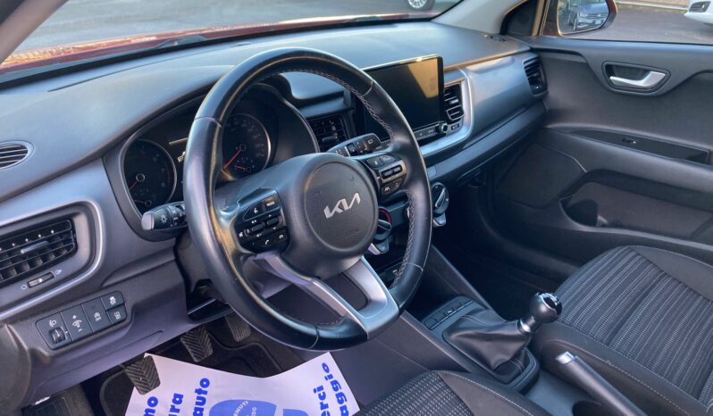 
 Kia Stonic 1.2 dpi Style s/Design Pack 84cv full									