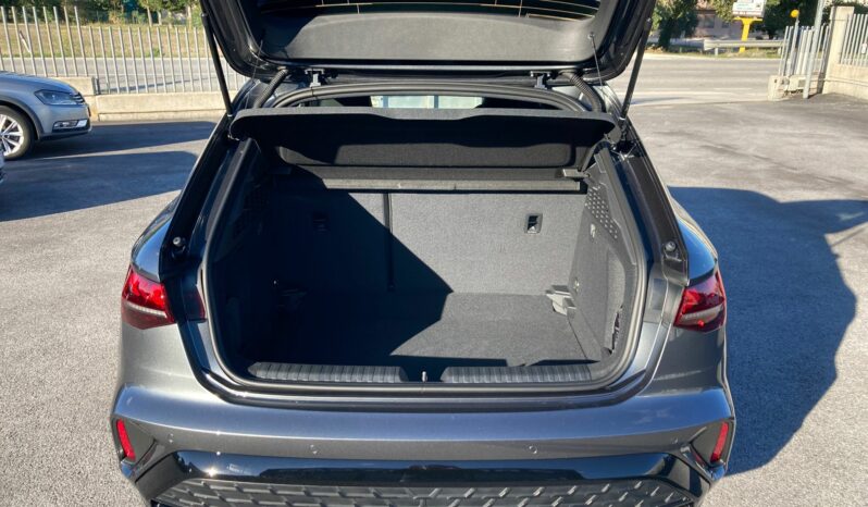 
 Audi A3 Sportback 1.5 tfsi mhev S line edition s-tronic full									