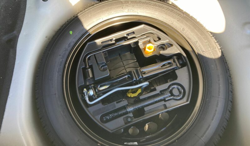 
 Peugeot 208 5p 1.2 puretech Active 82cv full									