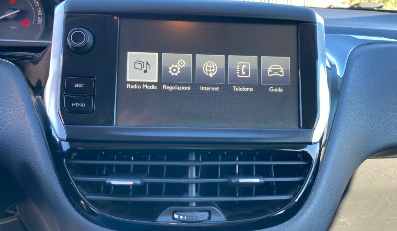 
 Peugeot 208 5p 1.2 puretech Active 82cv full									