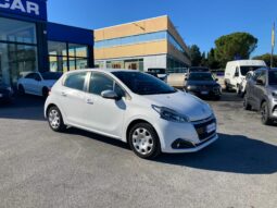 
 Peugeot 208 5p 1.2 puretech Active 82cv full									