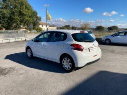
 Peugeot 208 5p 1.2 puretech Active 82cv full									