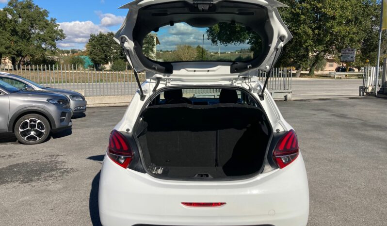 
 Peugeot 208 5p 1.2 puretech Active 82cv full									