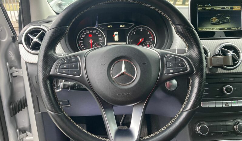 
 Mercedes-Benz B 200 d (cdi) Sport 4matic auto full									