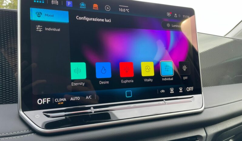 
 Volkswagen Tiguan 2.0 TDI 150 CV DSG Edition Plus full									