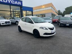 
 Lancia Ypsilon 1.0 firefly hybrid Silver s&s full									