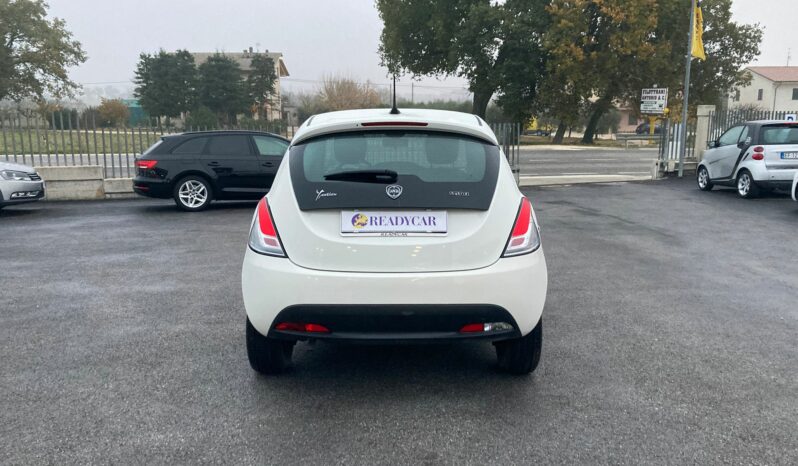 
 Lancia Ypsilon 1.0 firefly hybrid Silver s&s full									