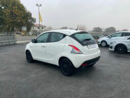 
 Lancia Ypsilon 1.0 firefly hybrid Silver s&s full									