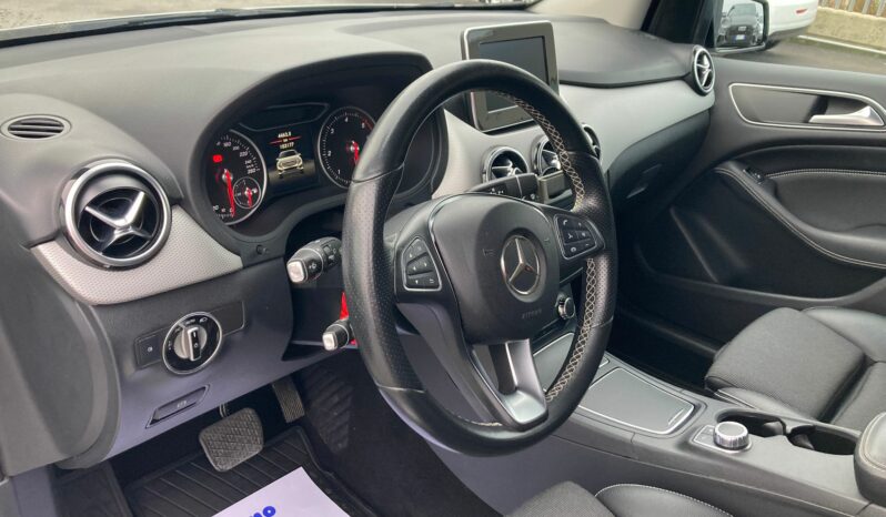 
 Mercedes-Benz B 200 d (cdi) Sport 4matic auto full									