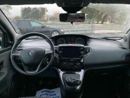 
 Lancia Ypsilon 1.0 firefly hybrid Silver s&s full									