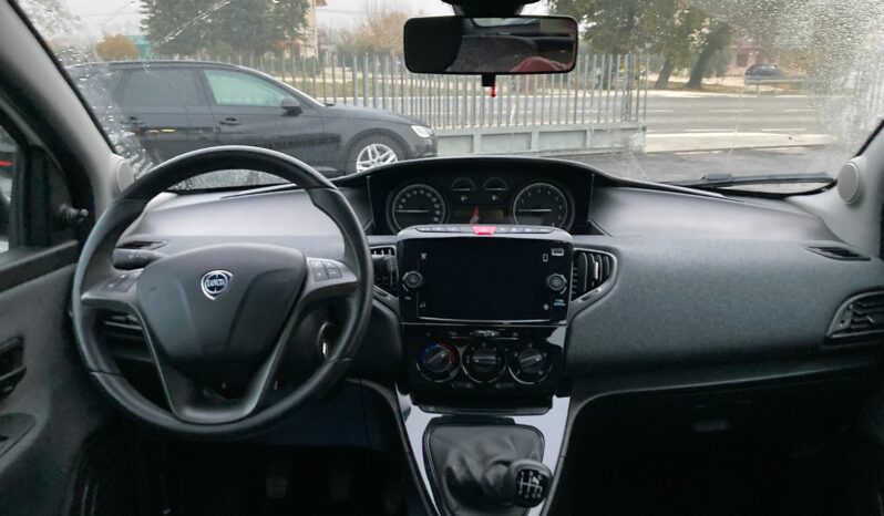 
 Lancia Ypsilon 1.0 firefly hybrid Silver s&s full									