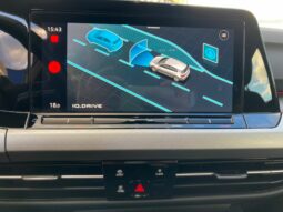 
 Volkswagen Golf VIII 1.5 tgi Life 130cv full									